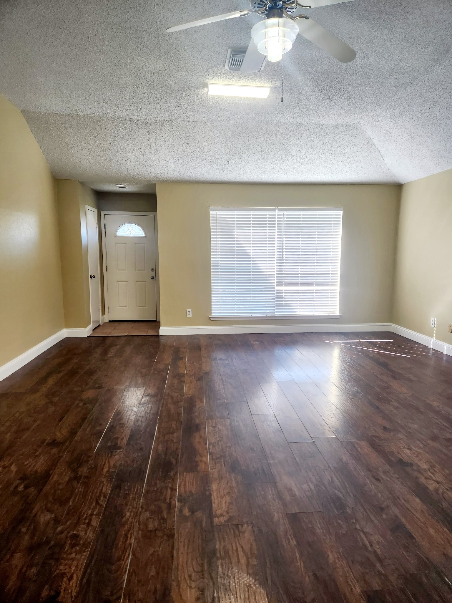 6319 Pouter Drive Houston, TX 77083 - Photo 2 of 10