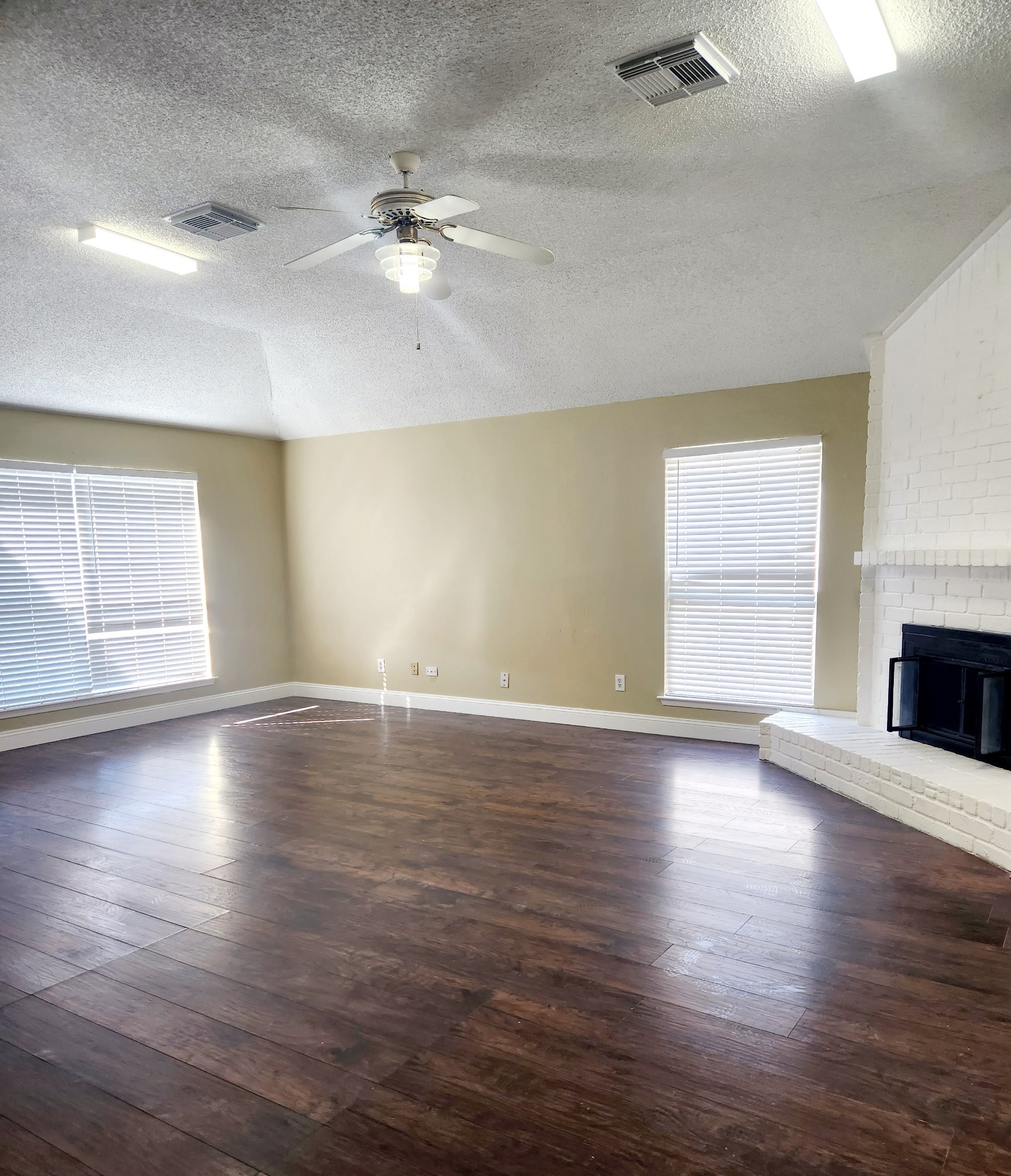 6319 Pouter Drive Houston, TX 77083 - Photo 3 of 10