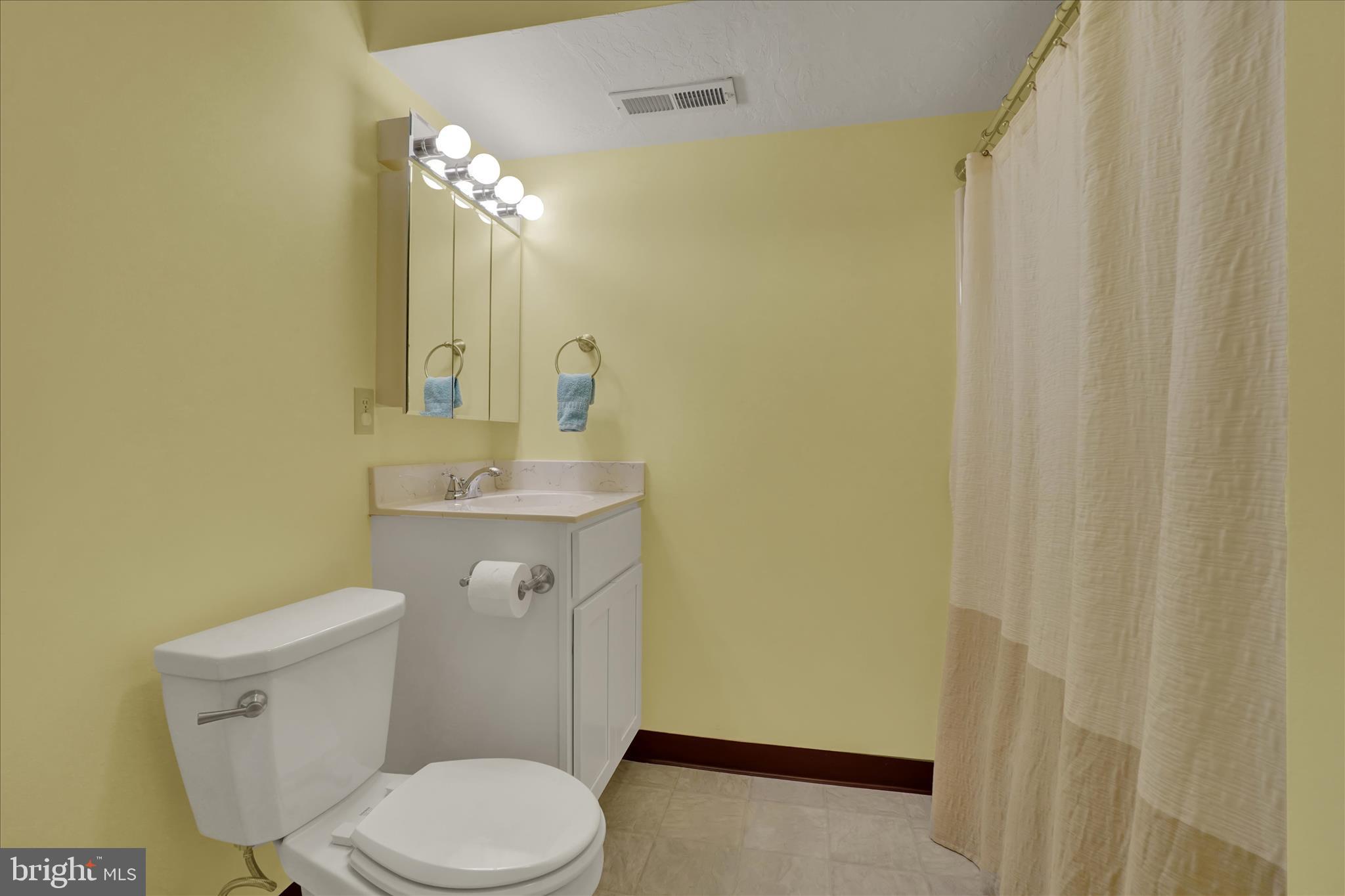 2437 Heather Road York, PA 17408 - Photo 15 of 44