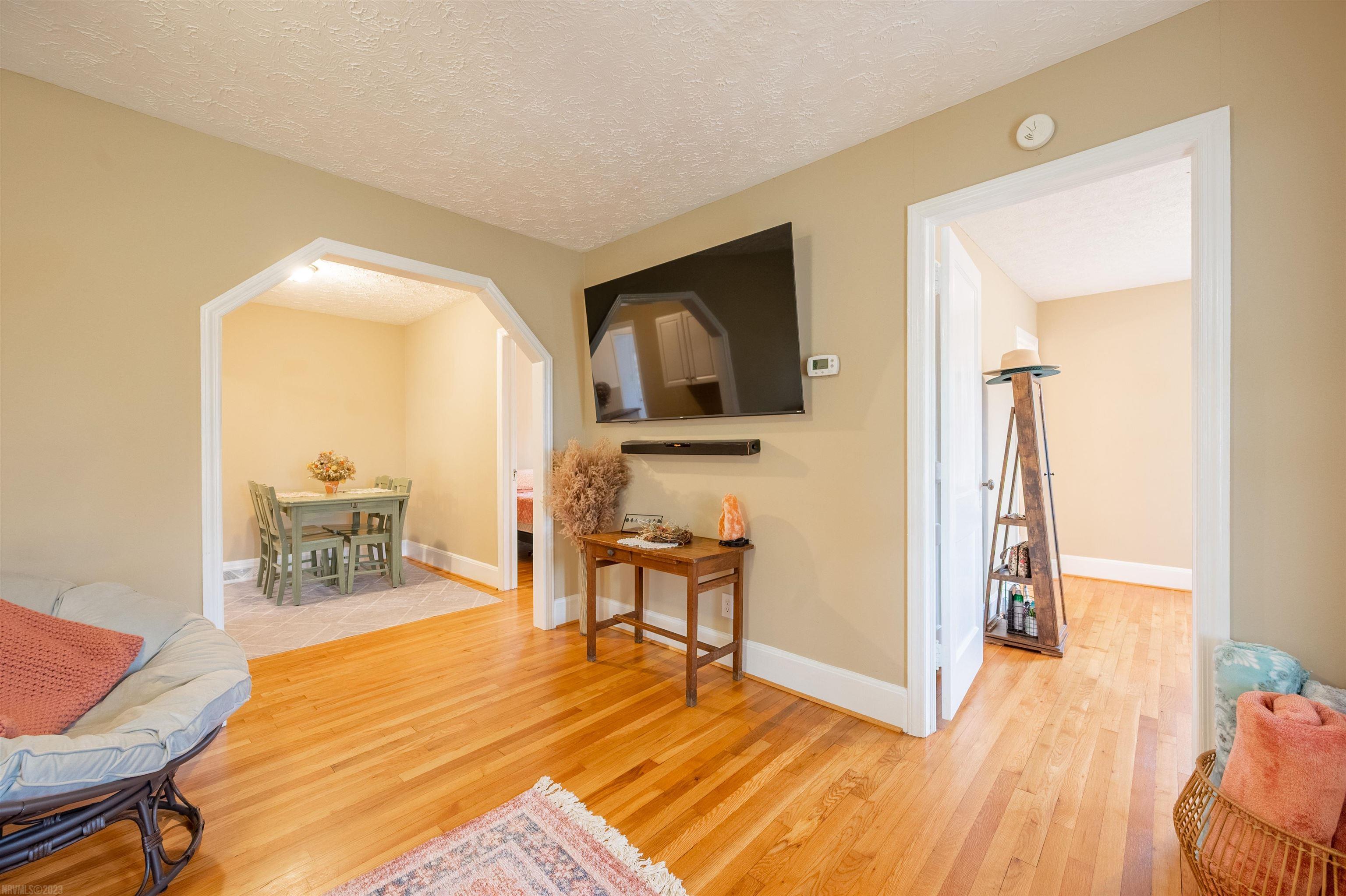 7585 Belspring Road Radford, VA 24141 - Photo 7 of 39 Gallery Image 7
