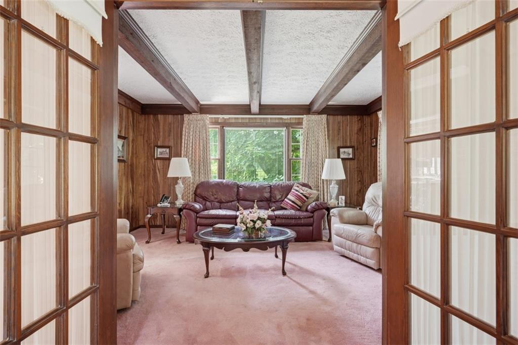 204 Shafer Road Coraopolis, PA 15108 - Photo 8 of 49