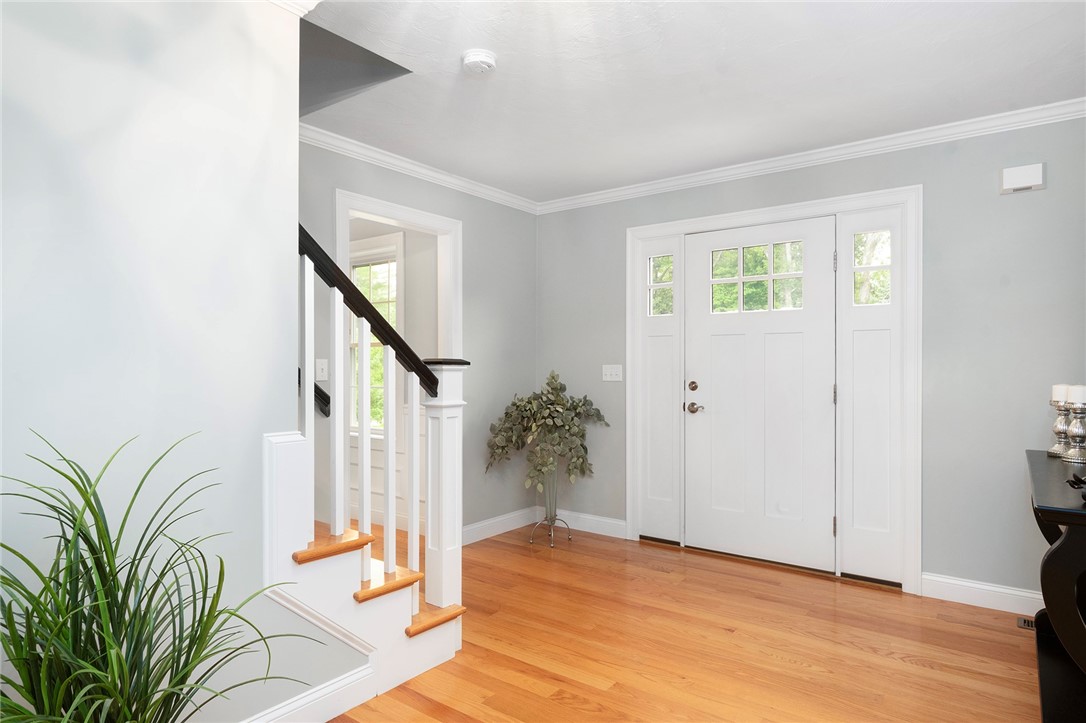 42 Lantern Road Lincoln, RI 02865 - Photo 4 of 47