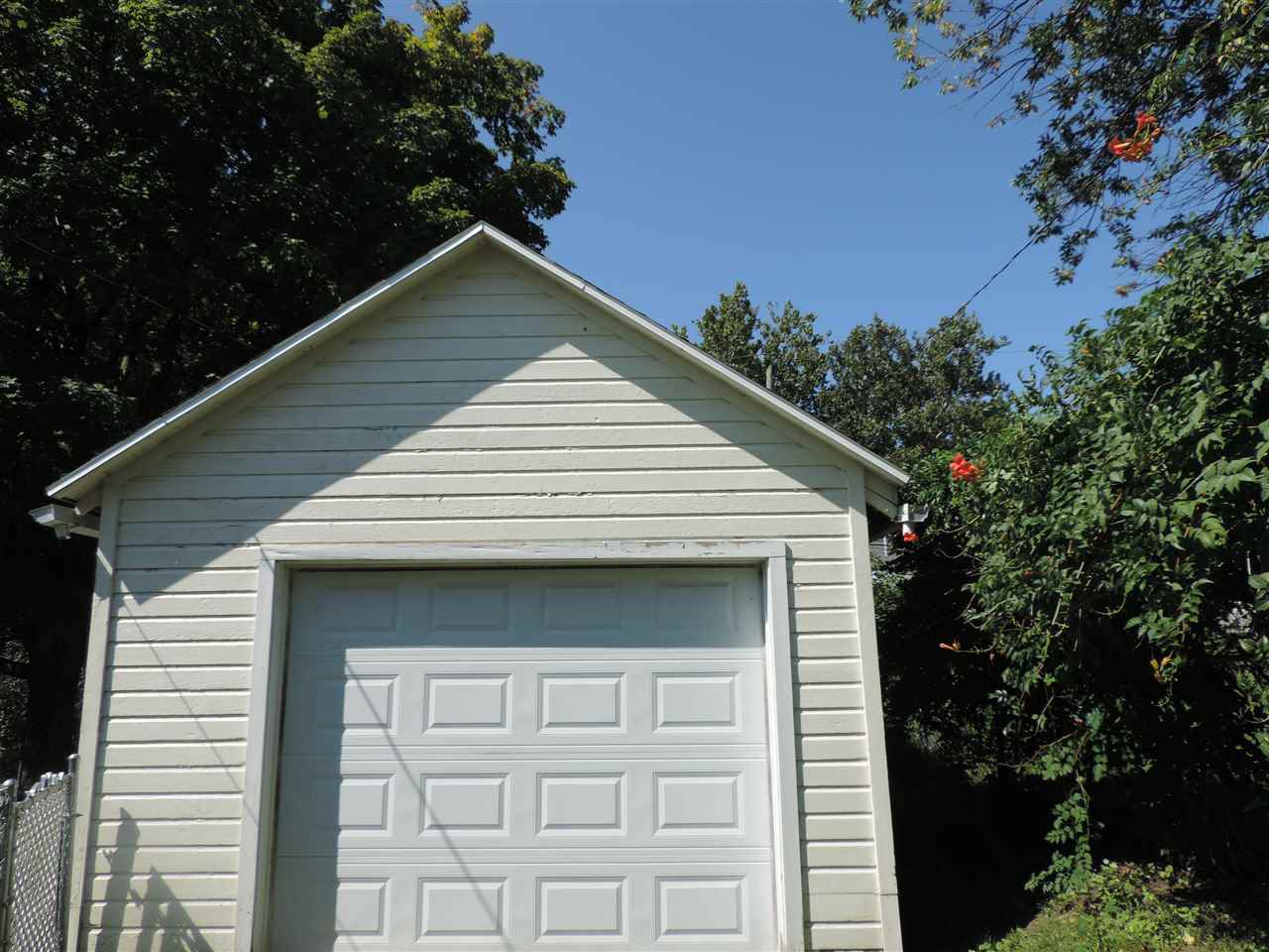 836 Maxwell Street Waterloo, IA 50701 - Photo 4 of 12 Gallery Image 4