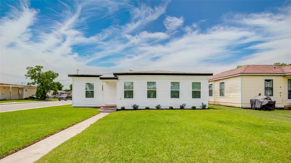 $215,000 | 1203 West 6th Street, Freeport, TX 77541