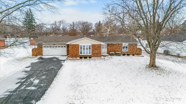 $350,000 | 1809 Fairside Drive, Sandwich, IL 60548