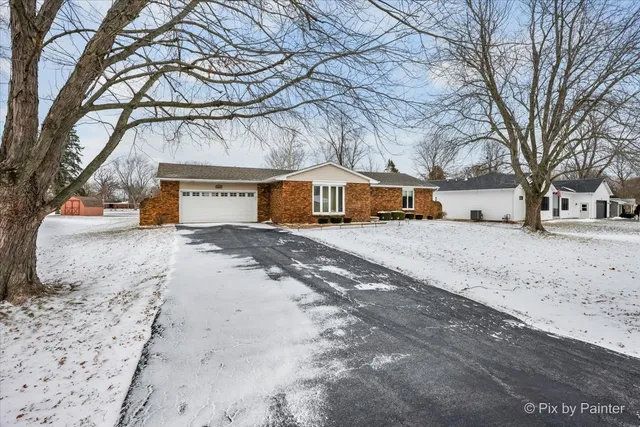 $350,000 | 1809 Fairside Drive, Sandwich, IL 60548