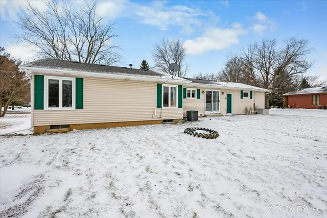 $350,000 | 1809 Fairside Drive, Sandwich, IL 60548