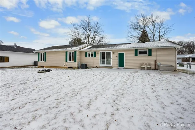 $350,000 | 1809 Fairside Drive, Sandwich, IL 60548