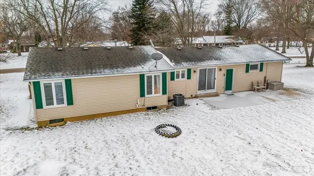 $350,000 | 1809 Fairside Drive, Sandwich, IL 60548