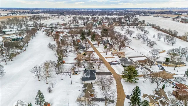 $350,000 | 1809 Fairside Drive, Sandwich, IL 60548