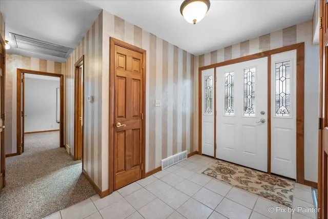 $350,000 | 1809 Fairside Drive, Sandwich, IL 60548