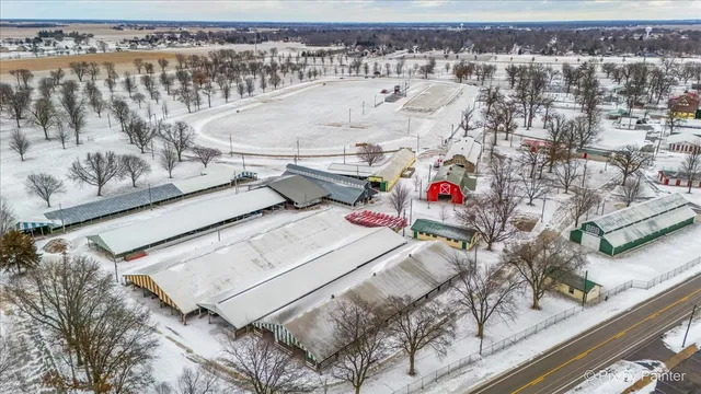 $350,000 | 1809 Fairside Drive, Sandwich, IL 60548