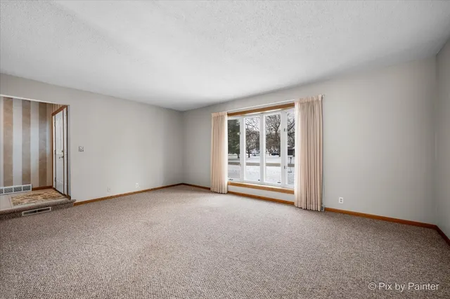 $350,000 | 1809 Fairside Drive, Sandwich, IL 60548