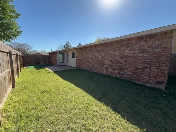 $2,195 | 8917 Vernon Drive, Rowlett, TX 75088