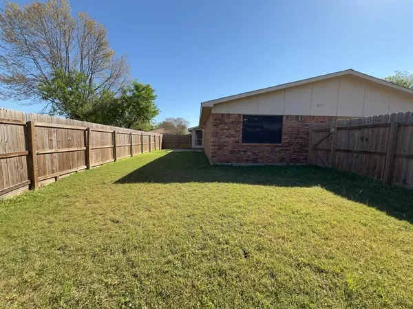 $2,195 | 8917 Vernon Drive, Rowlett, TX 75088
