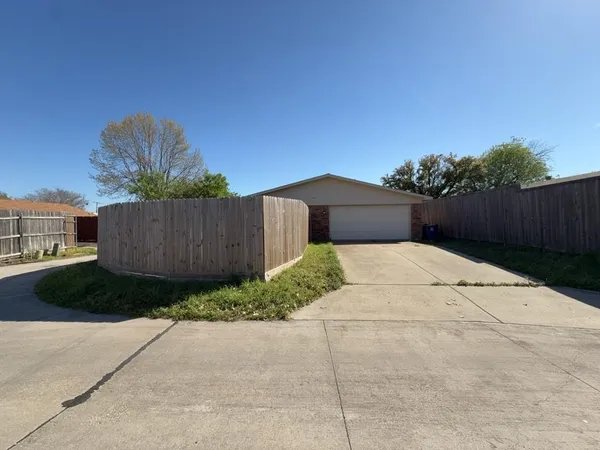 $2,195 | 8917 Vernon Drive, Rowlett, TX 75088