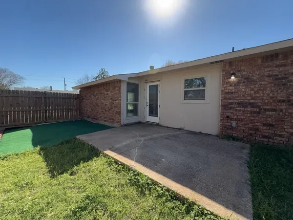 $2,195 | 8917 Vernon Drive, Rowlett, TX 75088