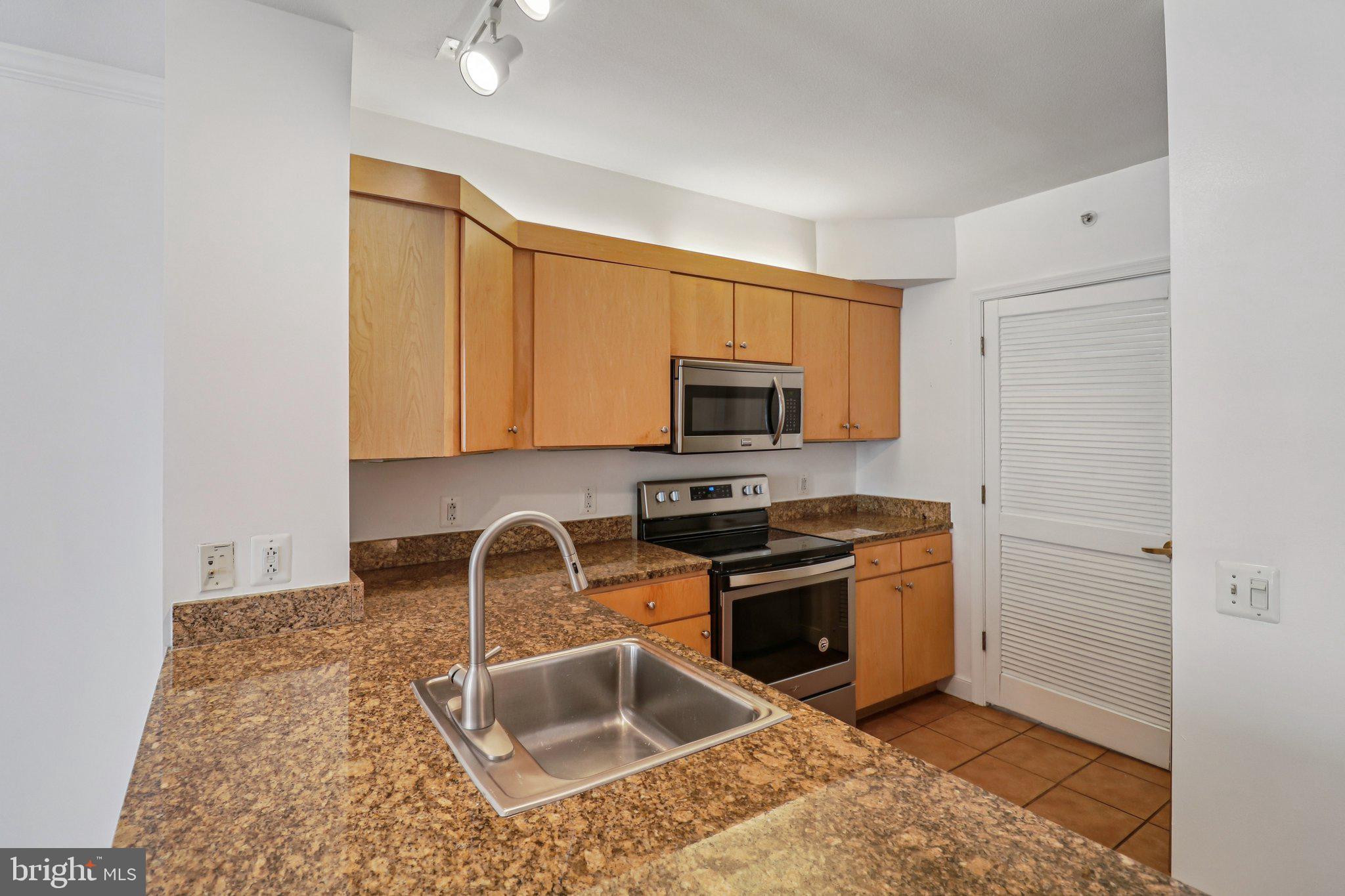 616 E Street Northwest, Unit 721 Washington, DC 20004 - Photo 23 of 53