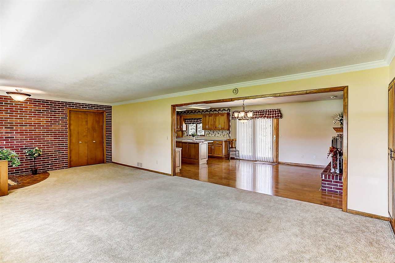 10331 Hosler Road Leo, IN 46765 - Photo 6 of 36