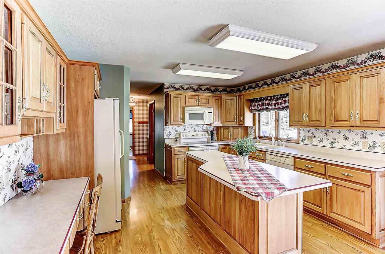 10331 Hosler Road Leo, IN 46765 - Photo 9 of 36