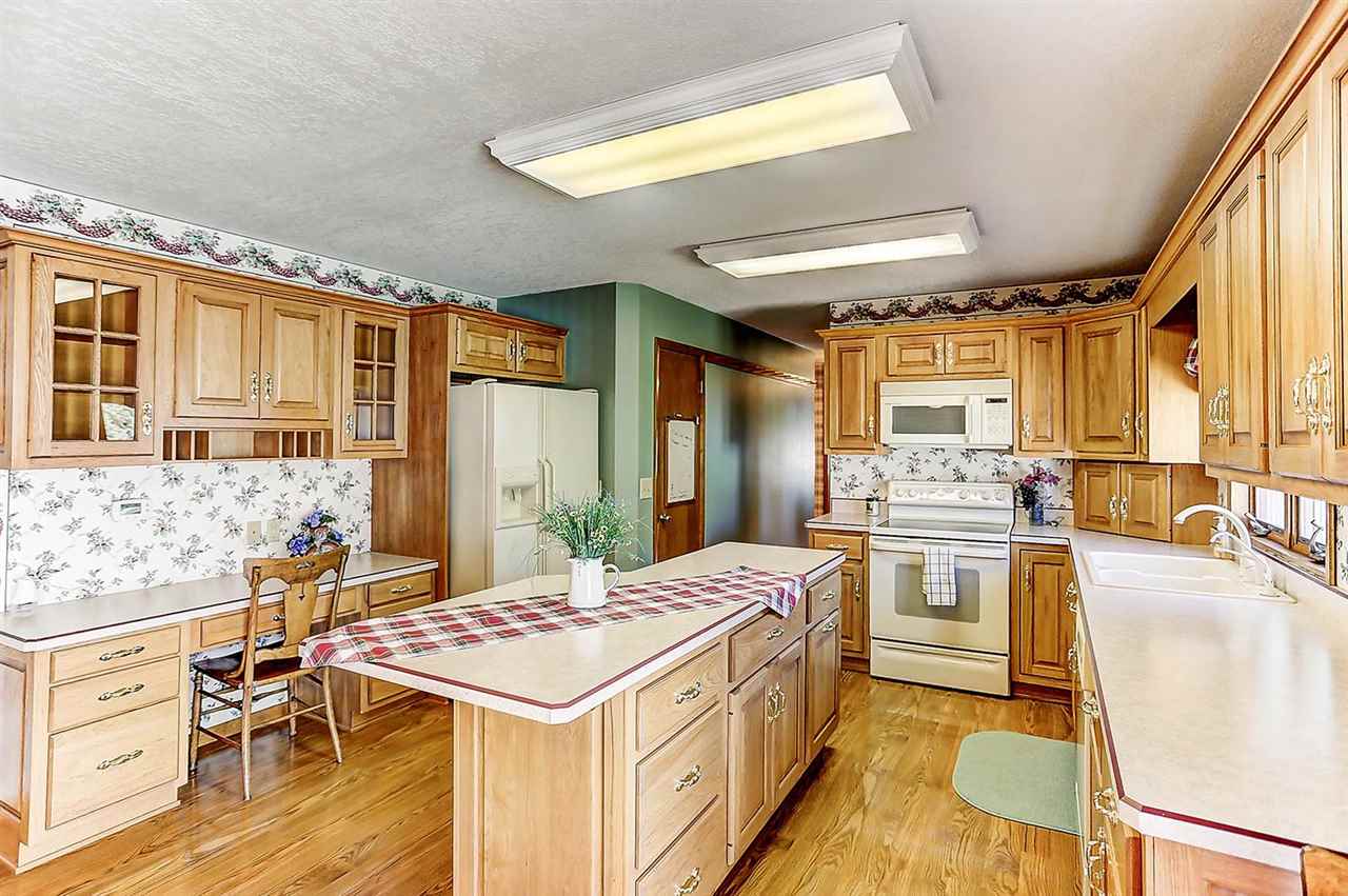10331 Hosler Road Leo, IN 46765 - Photo 10 of 36