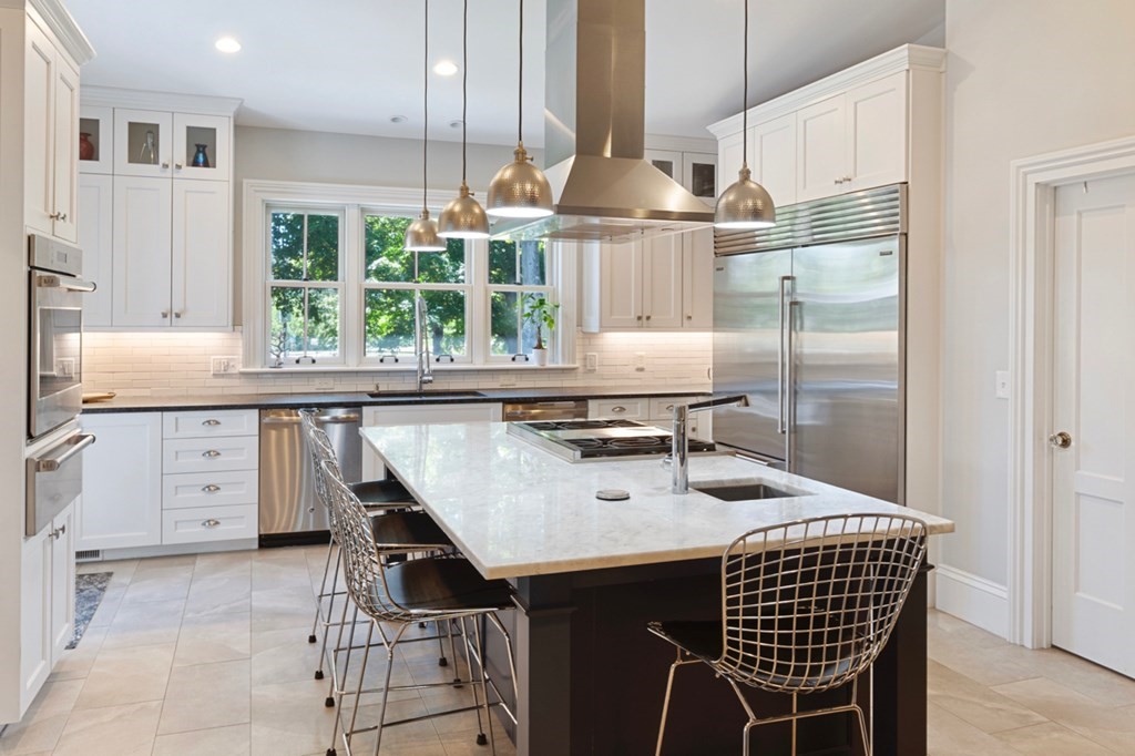 462 Lexington Road Concord, MA 01742 - Photo 6 of 23