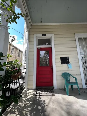$1,200 | 1122 Napoleon Avenue, Unit 4, New Orleans, LA 70115