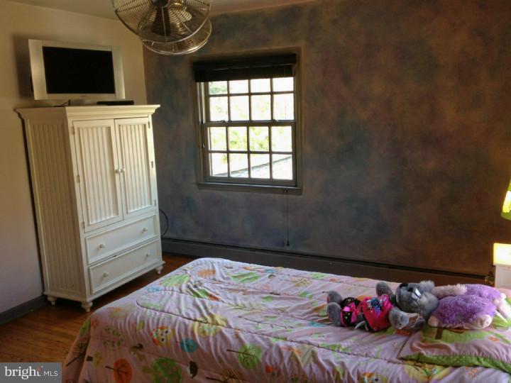 182 Stoneybrook Road Newtown, PA 18940 - Photo 16 of 25 Bedroom 4