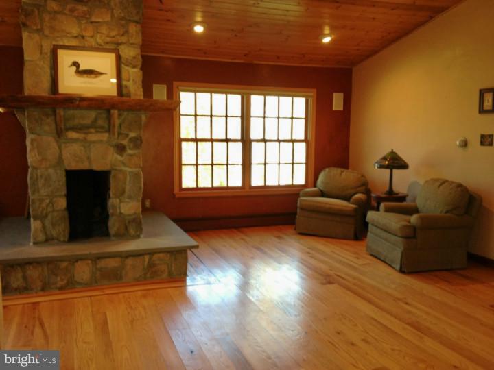 182 Stoneybrook Road Newtown, PA 18940 - Photo 4 of 25 Family Room