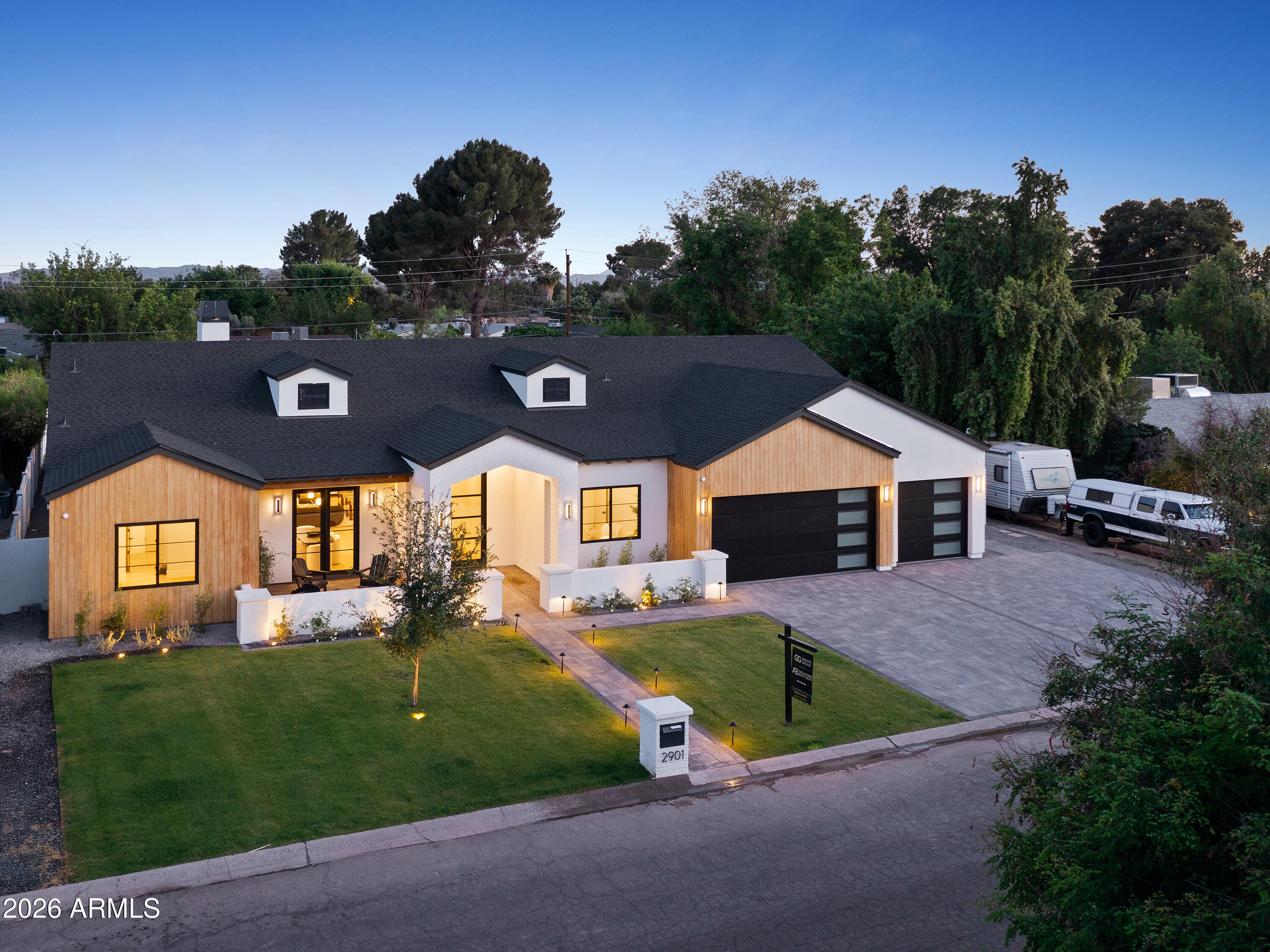 2901 East Pierson Street Phoenix, AZ 85016 - Photo 36 of 46 Twilight