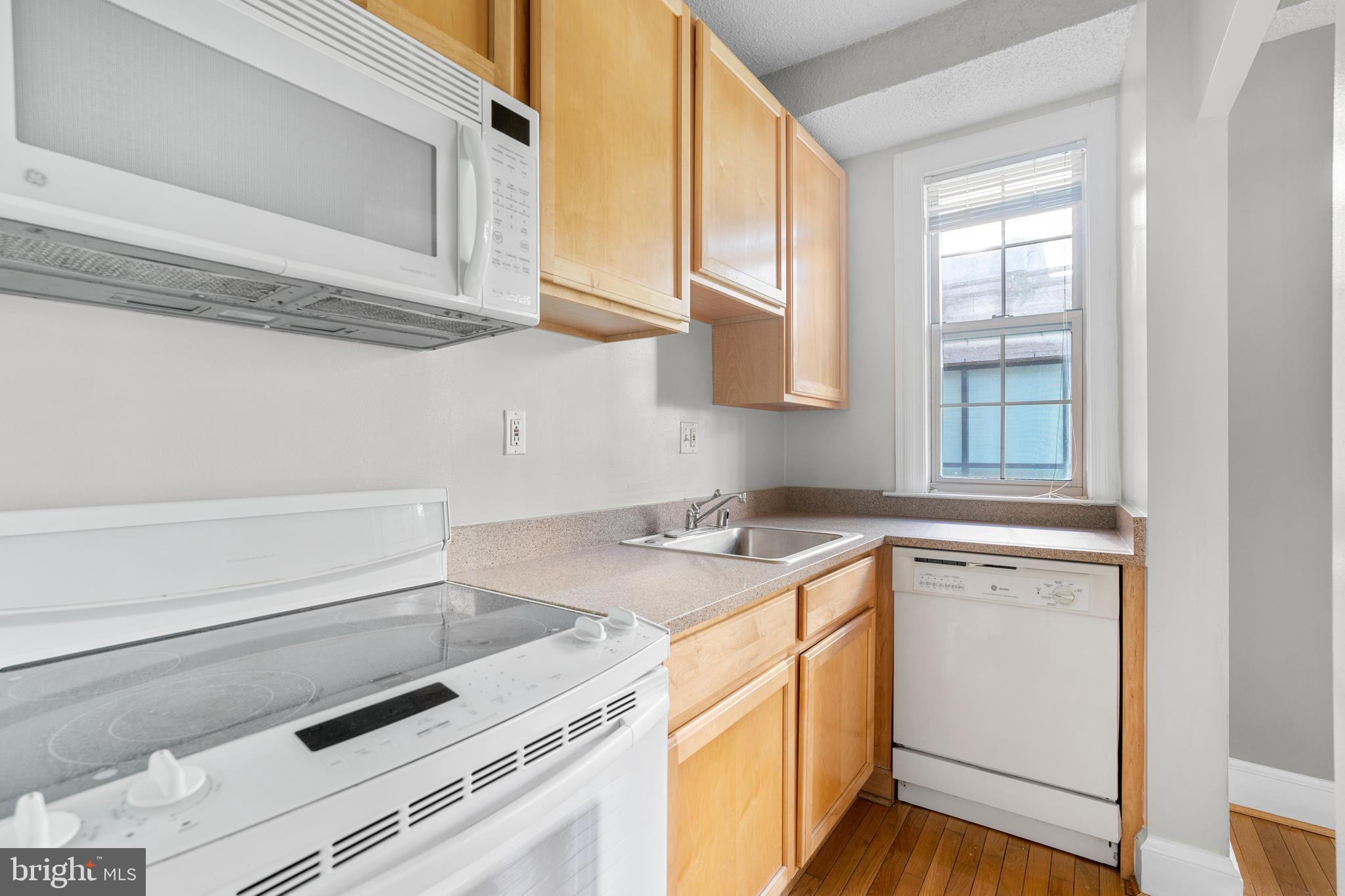 1401 Columbia Road Northwest, Unit 412 Washington, DC 20009 - Photo 7 of 15