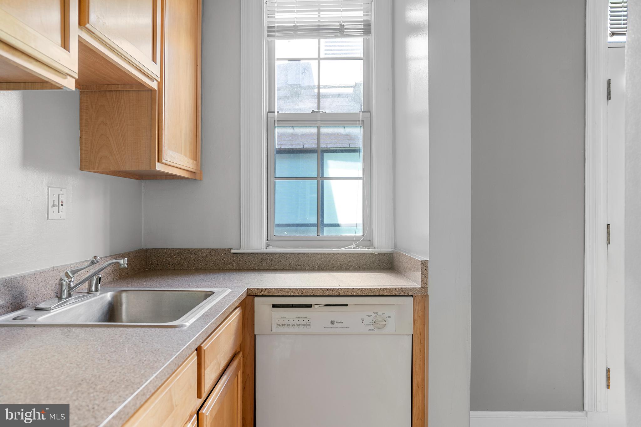 1401 Columbia Road Northwest, Unit 412 Washington, DC 20009 - Photo 8 of 15