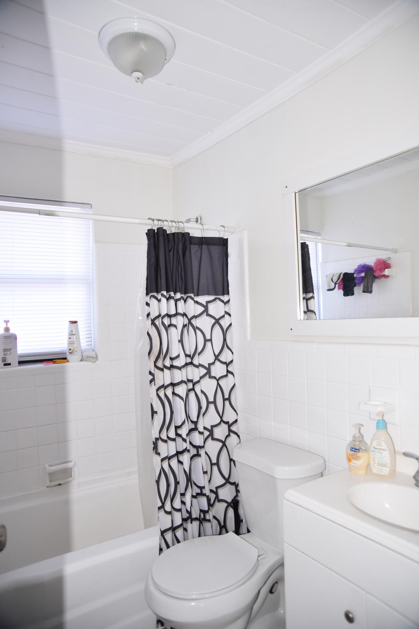 1409 West 33rd Street Riviera Beach, FL 33404 - Photo 12 of 20 DSC_5659