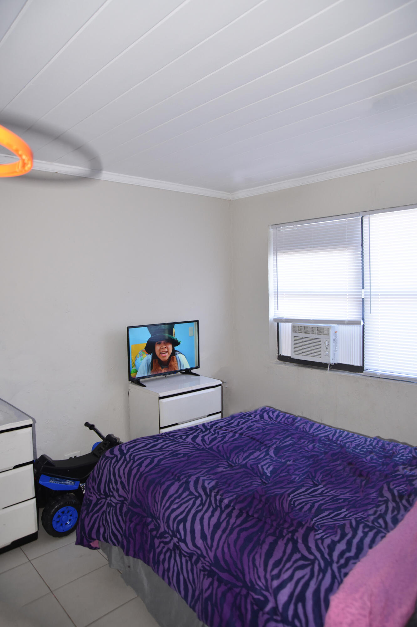 1409 West 33rd Street Riviera Beach, FL 33404 - Photo 14 of 20 DSC_5657