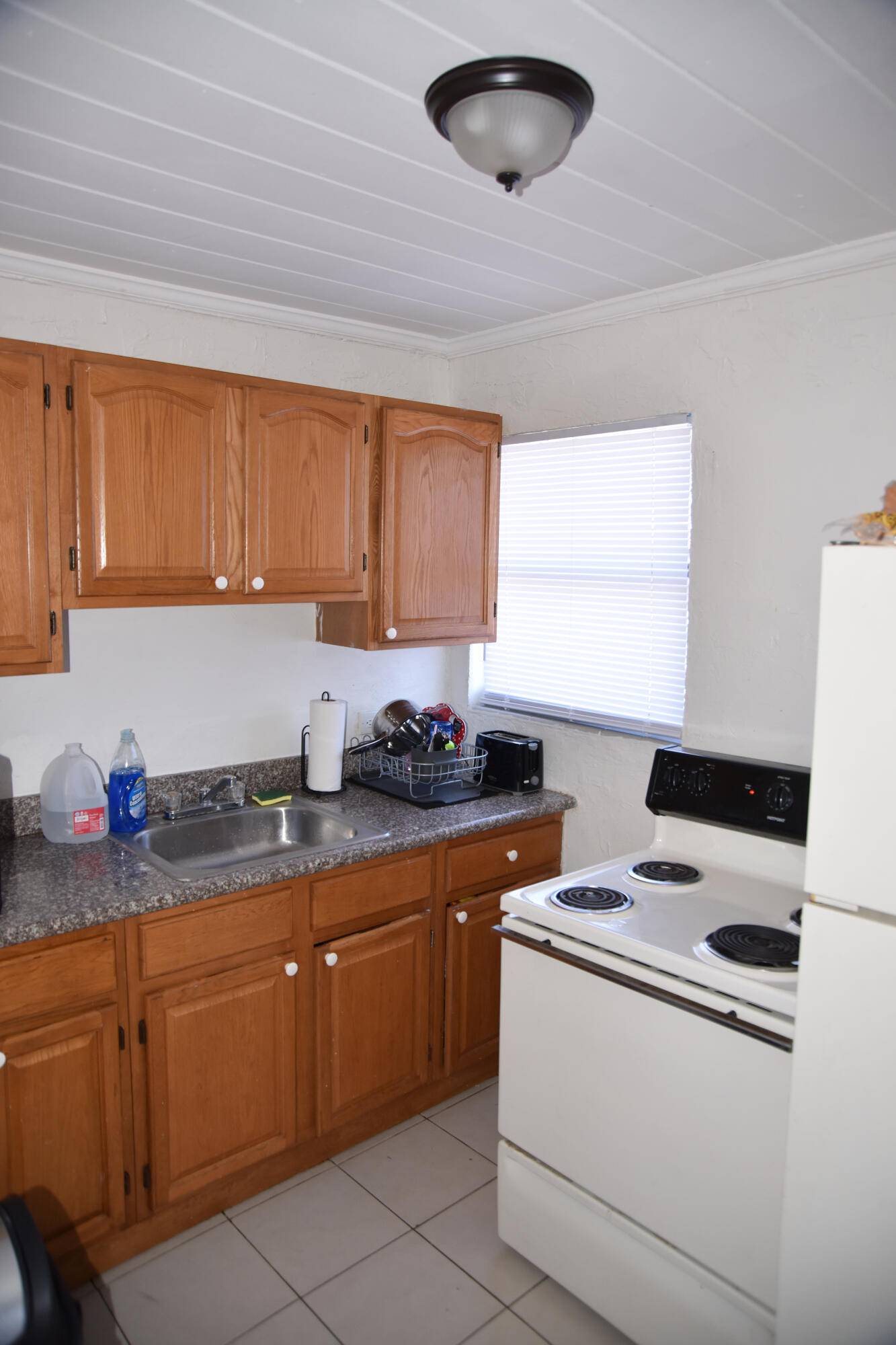1409 West 33rd Street Riviera Beach, FL 33404 - Photo 15 of 20 DSC_5660