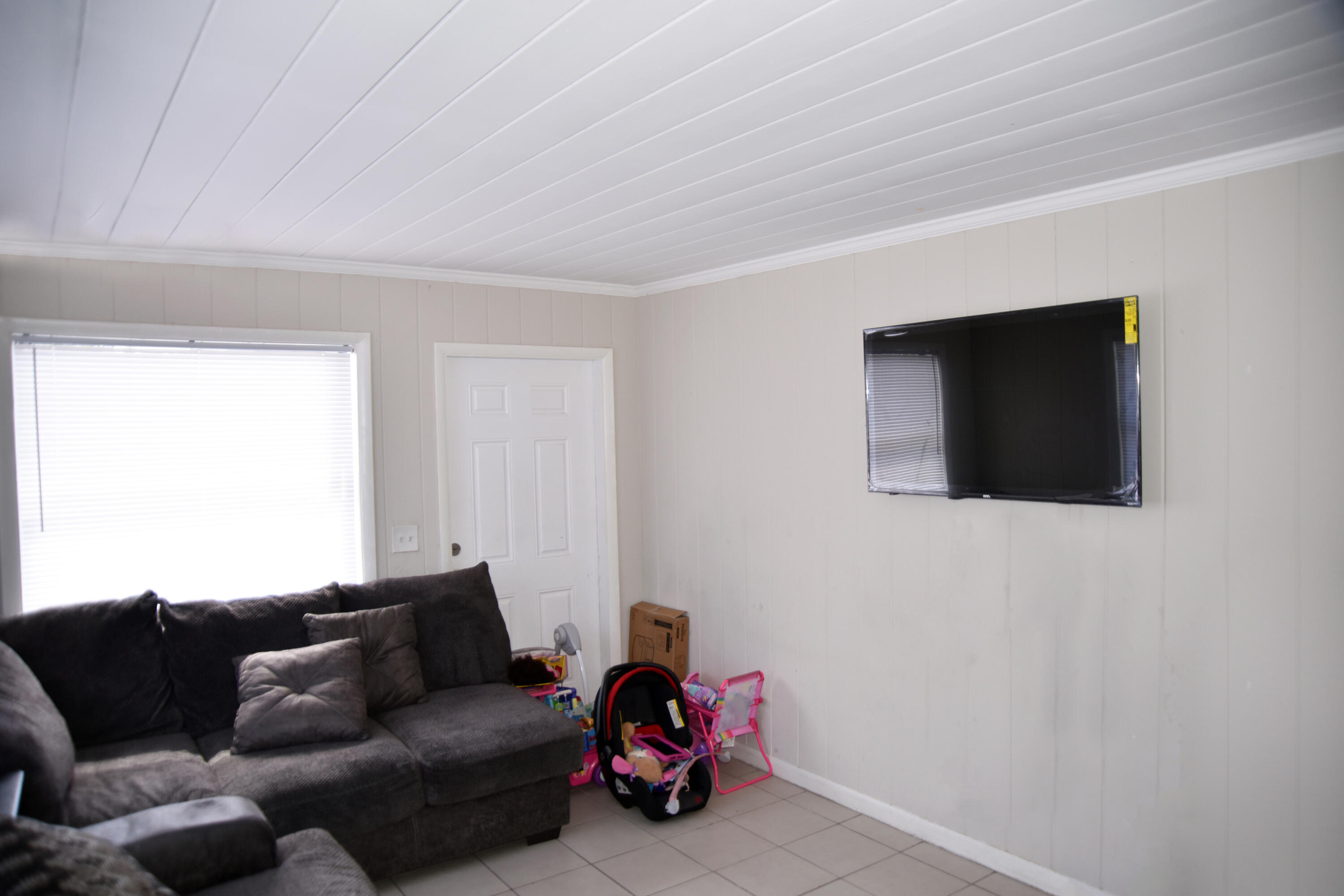 1409 West 33rd Street Riviera Beach, FL 33404 - Photo 10 of 20 DSC_5655