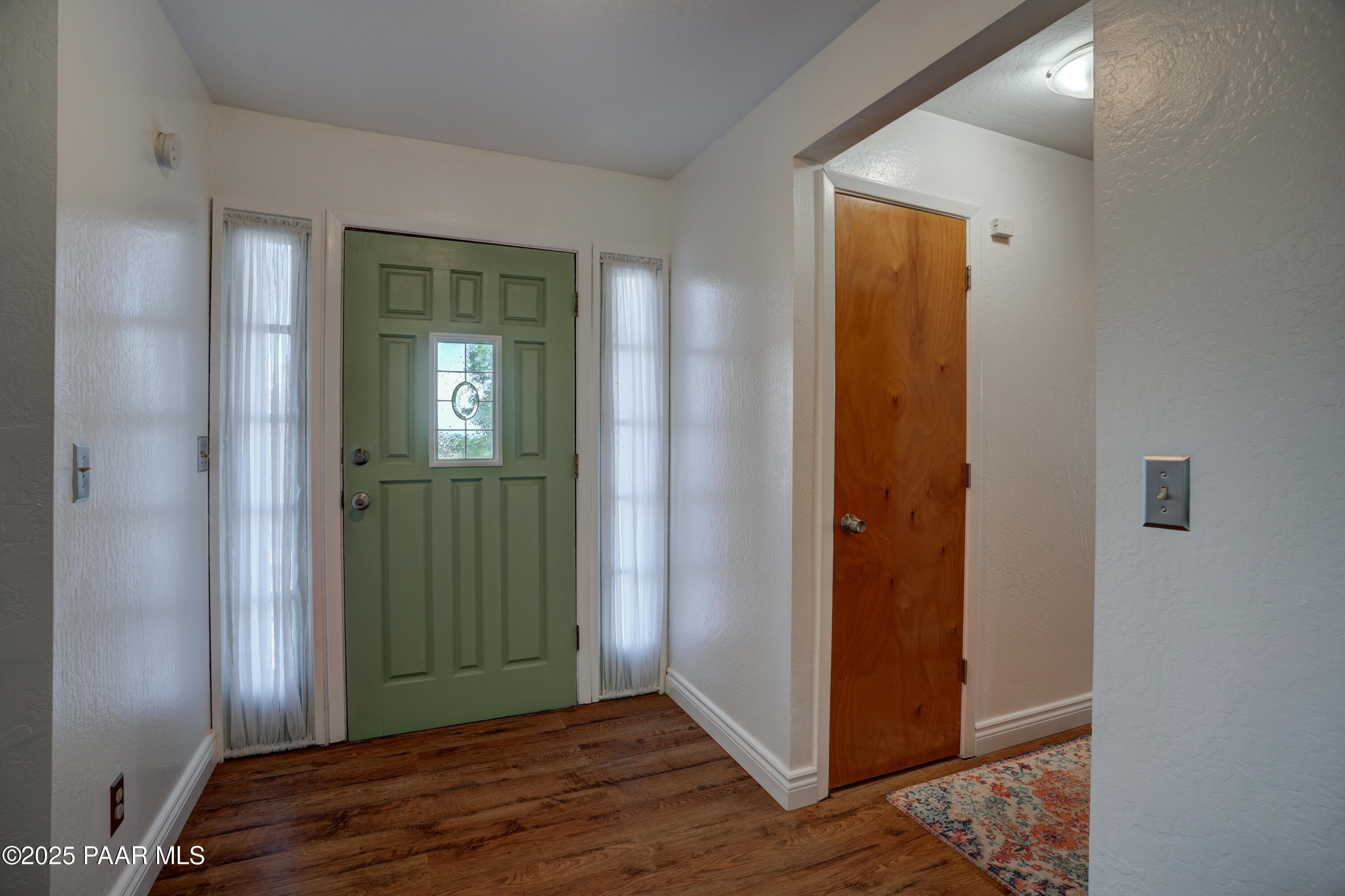 385 South Reed Road Chino Valley, AZ 86323 - Photo 6 of 40 Foyer