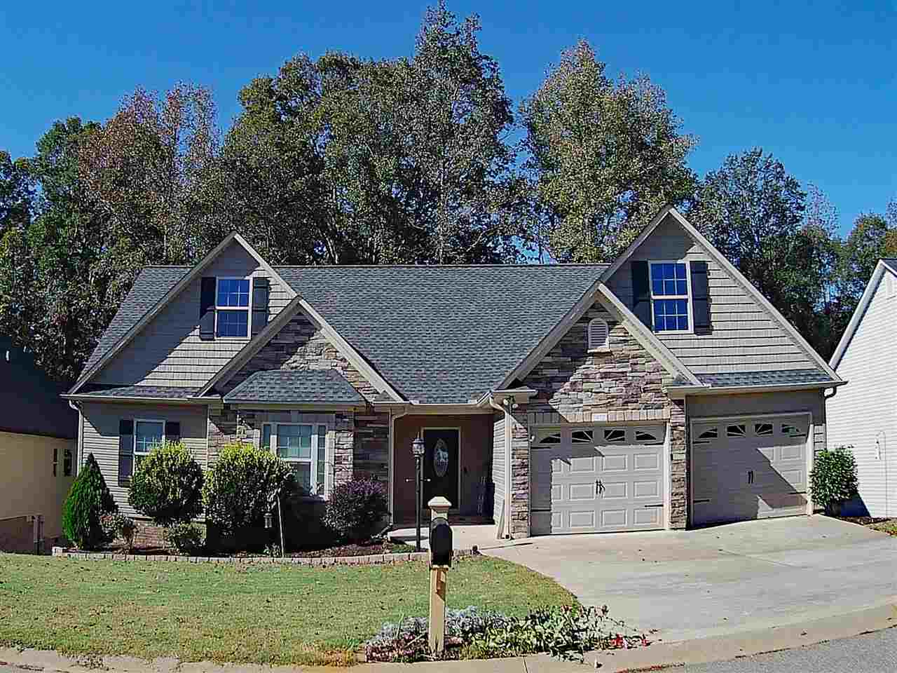 452 Risen Star Drive Boiling Springs, SC 29316 - Photo 1 of 21 Gallery Image 1