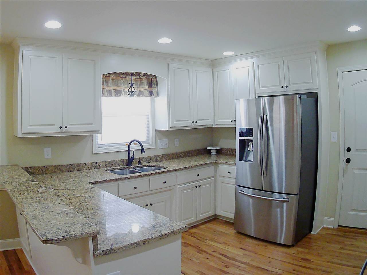 452 Risen Star Drive Boiling Springs, SC 29316 - Photo 7 of 21 Kitchen