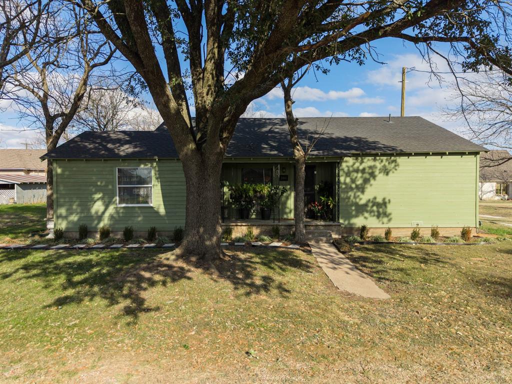 304 1st Street Abbott, TX 76621 - Photo 2 of 22