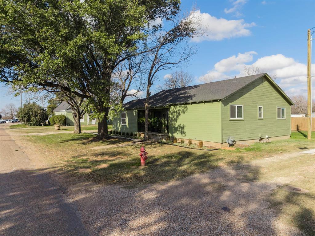 304 1st Street Abbott, TX 76621 - Photo 6 of 22