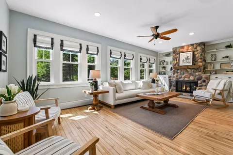 $750,000 | 5685 Howards Point Road, Excelsior, MN 55331