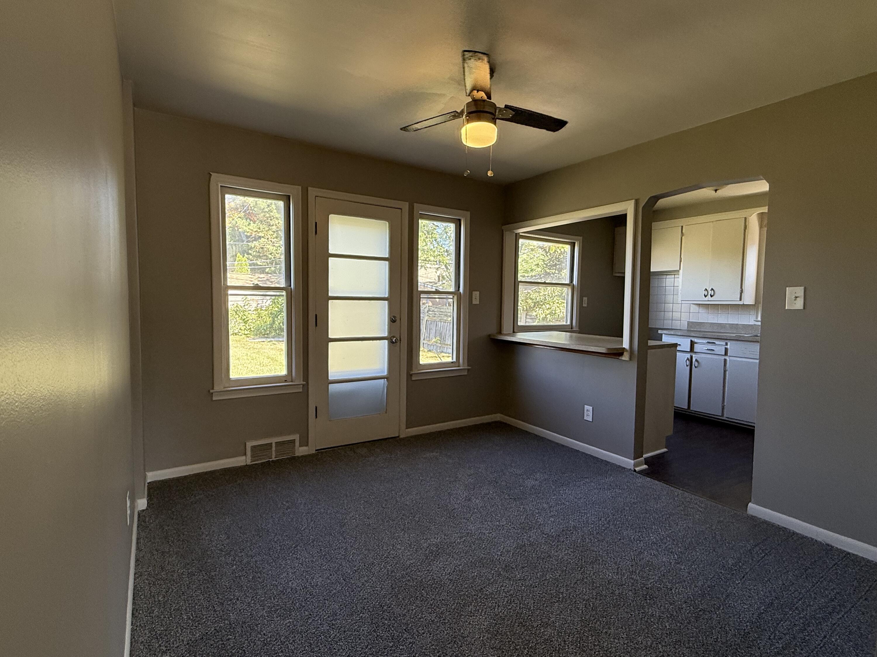 15305 Evergreen Avenue Eastpointe, MI 48021 - Photo 6 of 12 IMG_0703