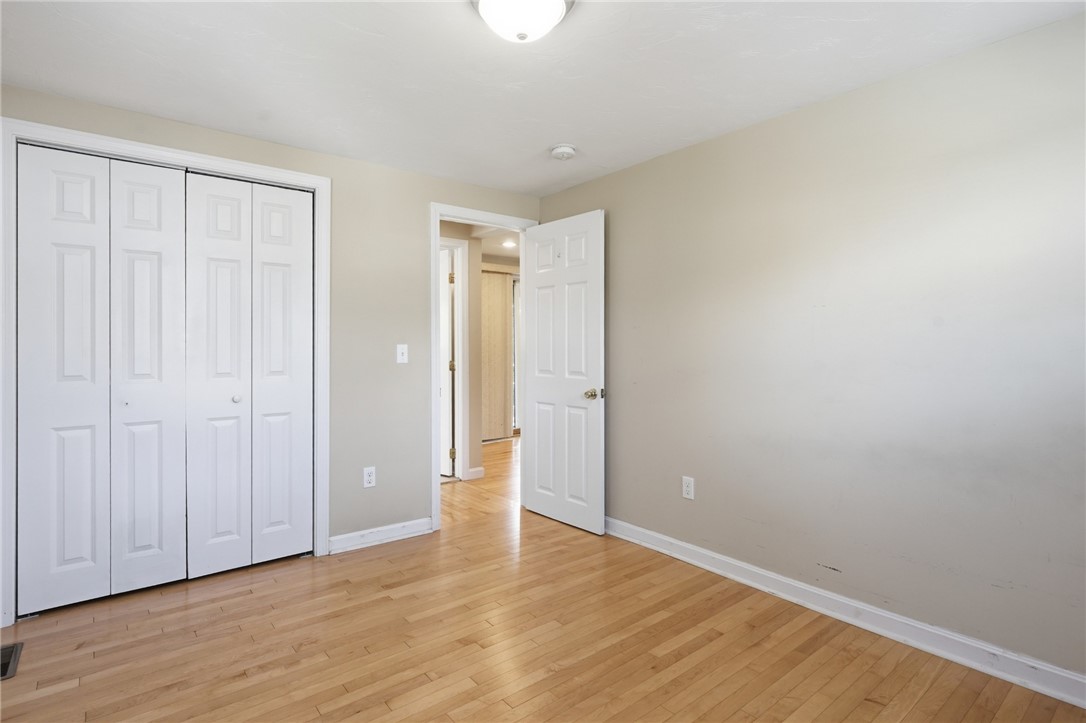 464 Nausauket Road Warwick, RI 02886 - Photo 19 of 49 First floor bedroom 1.