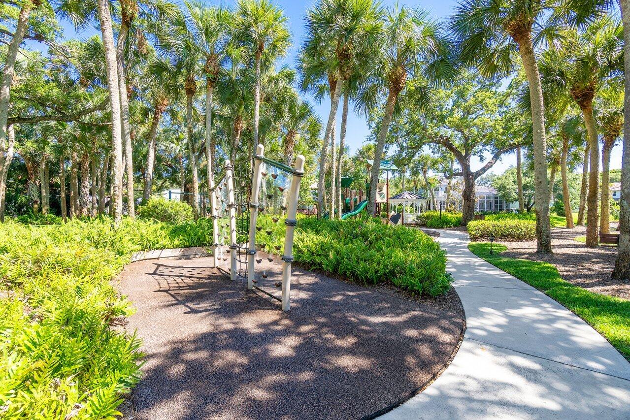 2680 Devon Court Delray Beach, FL 33445 - Photo 29 of 32 Adjacent pocket park