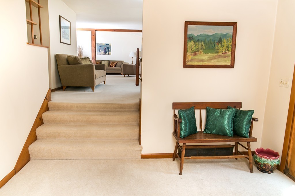 14 Evergreen Road Northampton, MA 01053 - Photo 3 of 26 Gallery Image 3