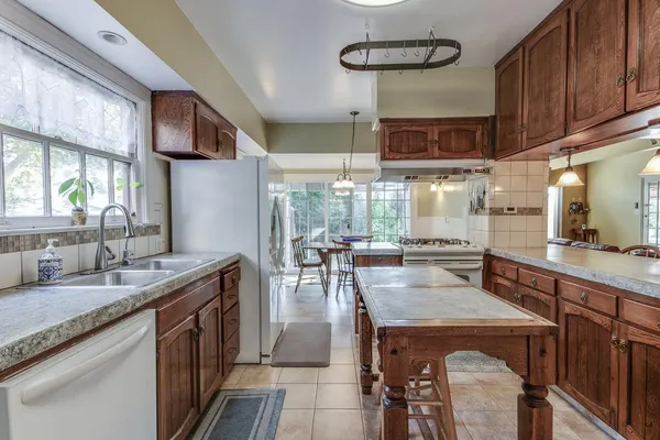 $620,000 | 1064 North Poplar Avenue, Fresno, CA 93728