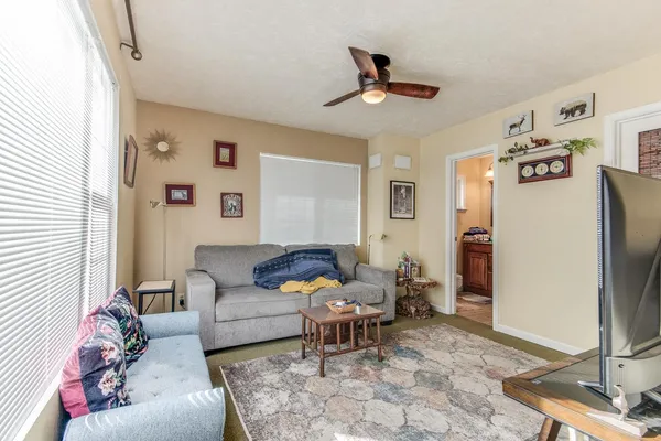 $620,000 | 1064 North Poplar Avenue, Fresno, CA 93728