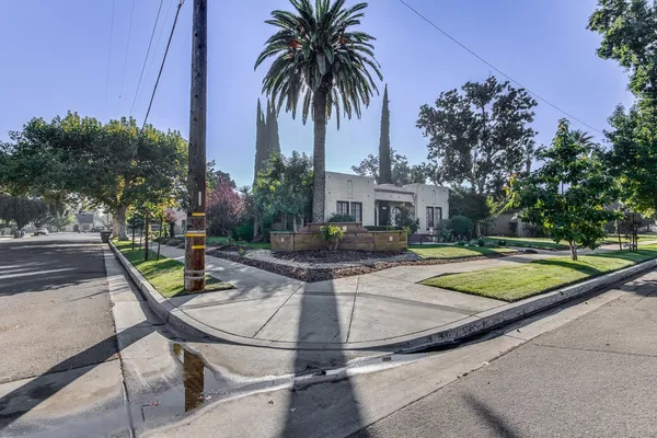 $620,000 | 1064 North Poplar Avenue, Fresno, CA 93728