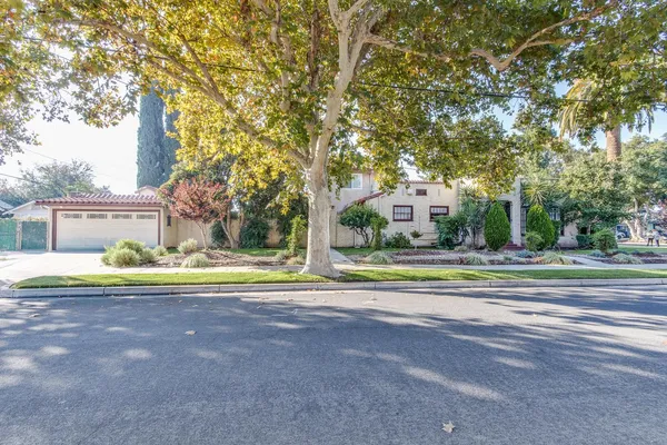 $620,000 | 1064 North Poplar Avenue, Fresno, CA 93728